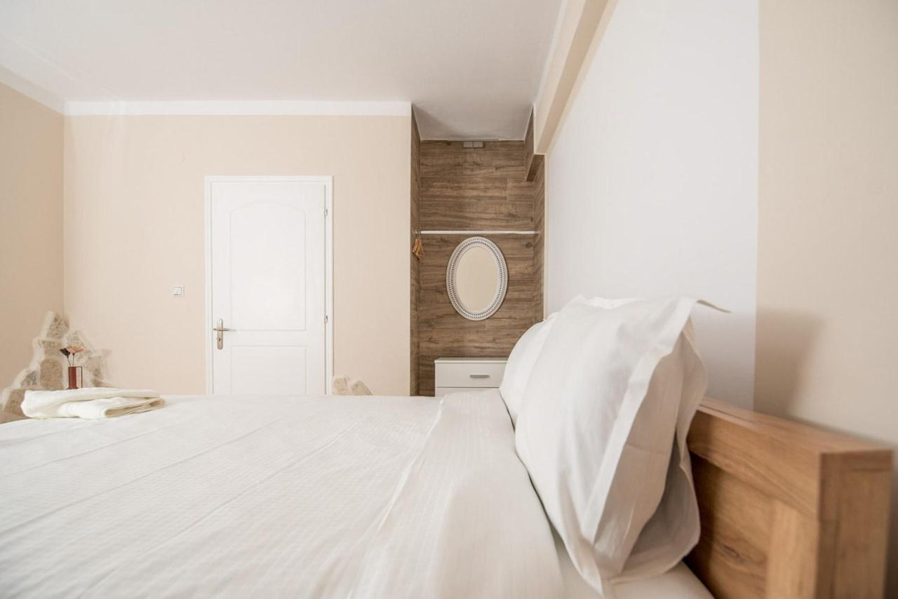 My Oneiro Apartments Ioannina Bagian luar foto